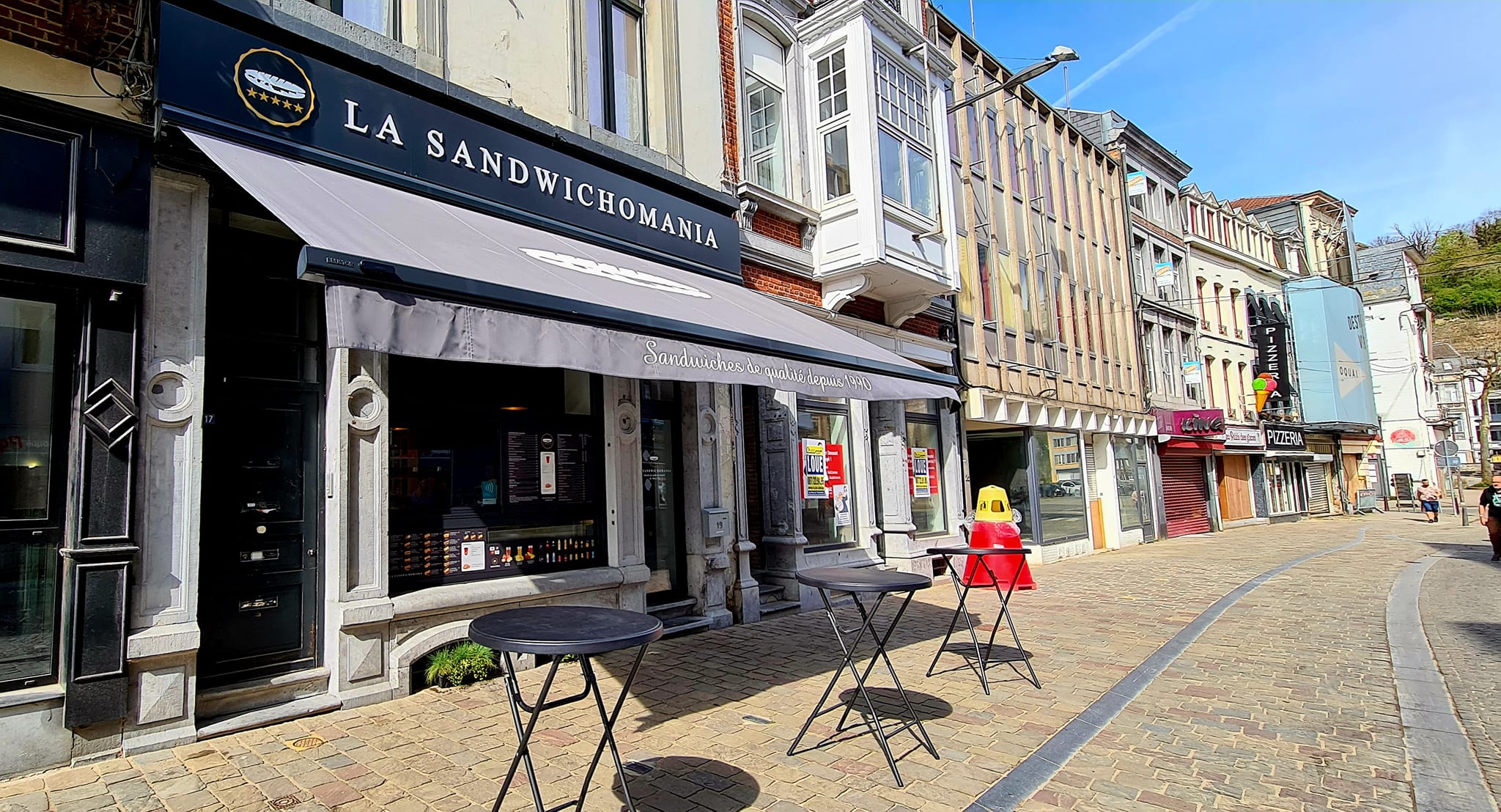Façade avec Terrasse